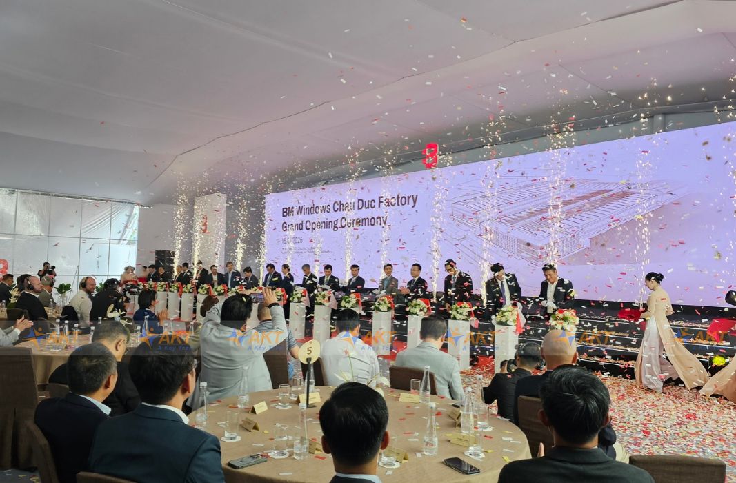 Factory inauguration interpreting at BM Windows Chau Duc]