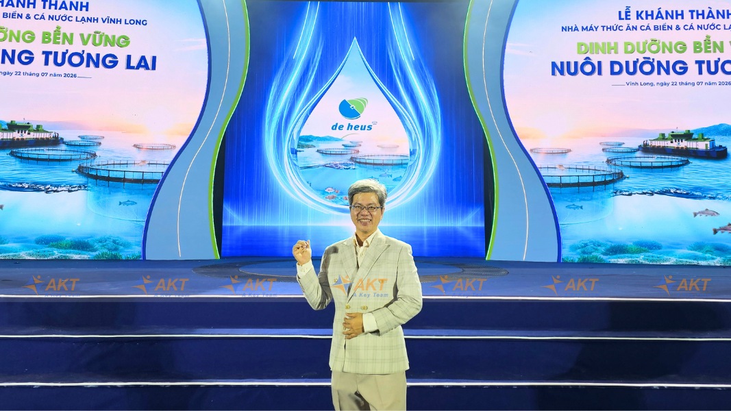 Interpreter Khang Nguyen AKT at the factory inauguration ceremony.