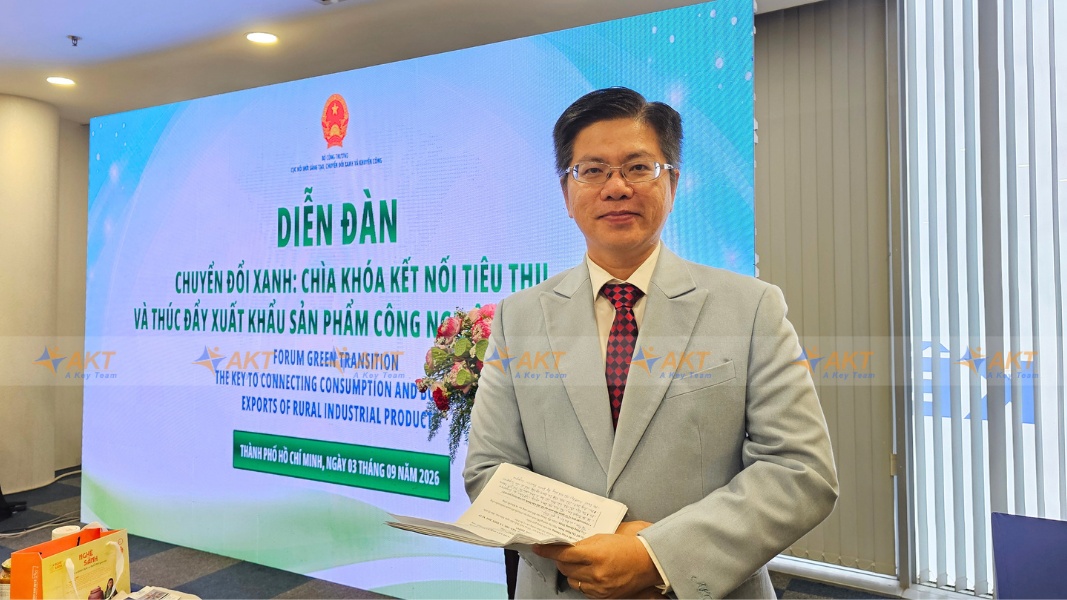 MC Khang Nguyen at the Green Transition Forum.